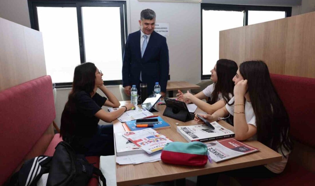 Mersin’in Akdeniz ilçesinde hayata geçirilen ’Akdeniz Bilgi Limanı Kütüphaneleri’ projesi