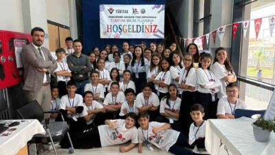 Manisa’nın Yunusemre ilçesinde bulunan Akgedik TOKİ Ortaokulu’nda düzenlenen TÜBİTAK 4006