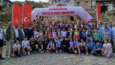 Afyonkarahisar’da gerçekleştirilen 1. Bölge 1. Etap Dağ Bisikleti Yarışları’nda Akhisarlı