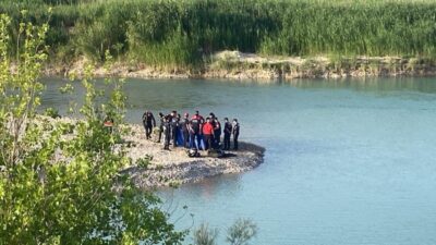 Antalya’da serinlemek için Aksu Çayı’na giren 3 arkadaştan akıntıya kapılarak