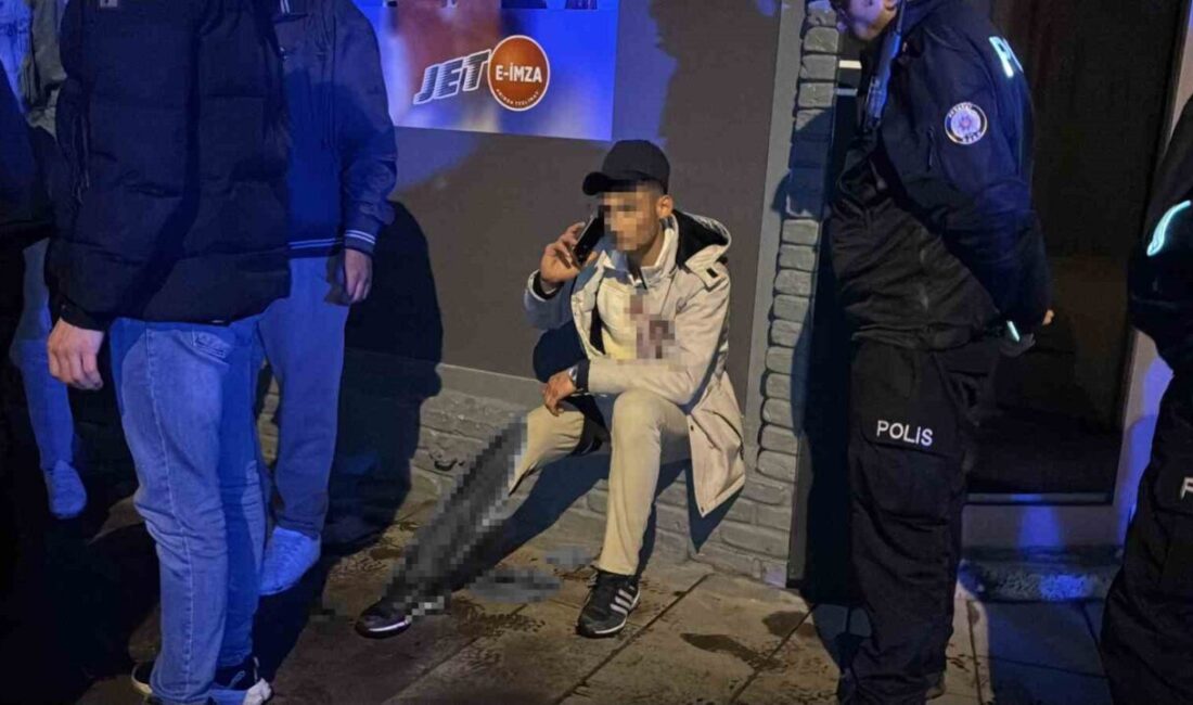Aksaray’da kaybolan köpeğini aramak için sokağa çıkan genç, önünü kesen