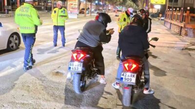 Aksaray’da hava sıcaklıklarının artmasıyla trafikte yoğunlaşan motosikletlere yönelik geniş çaplı