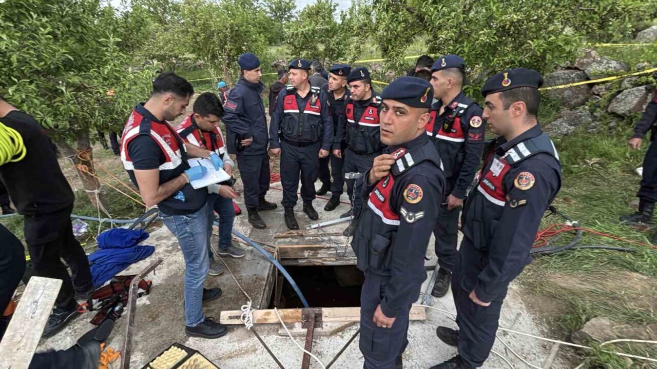 Aksaray’da temizlik için indiği su kuyusundan çıkmayan şahsın arkasından inen
