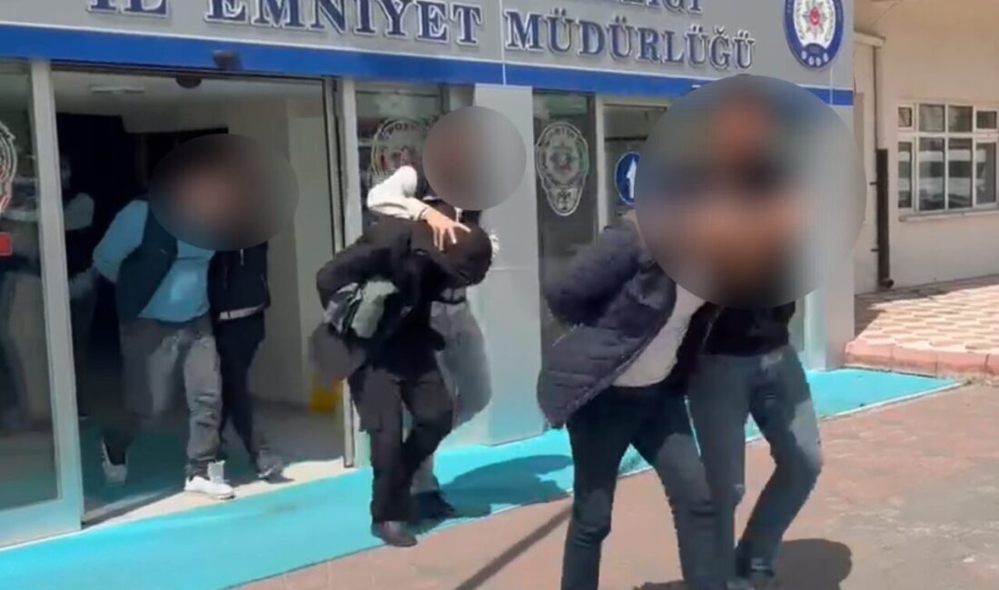 Aksaray’da yapılan operasyonlarda uyuşturucuyla yakalanan 22 şüpheliden 14’ü tutuklanarak cezaevine