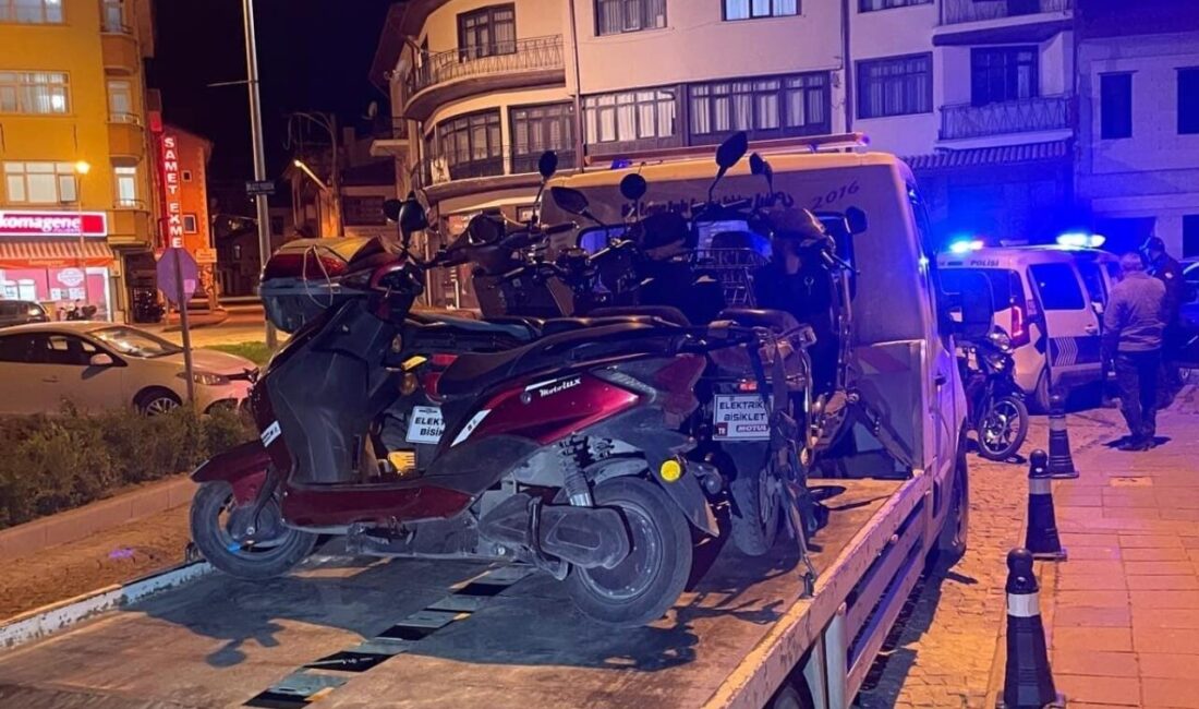 Konya’nın Akşehir ilçesinde, havaların ısınmasıyla birlikte trafik ekipleri motosiklet ve