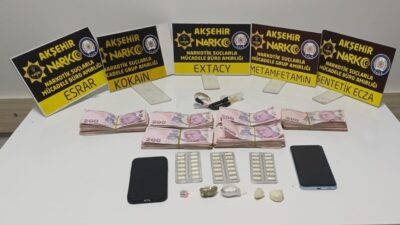 Konya’nın Akşehir ilçesinde polis ekiplerince düzenlenen uyuşturucu operasyonunda 5 şüpheli