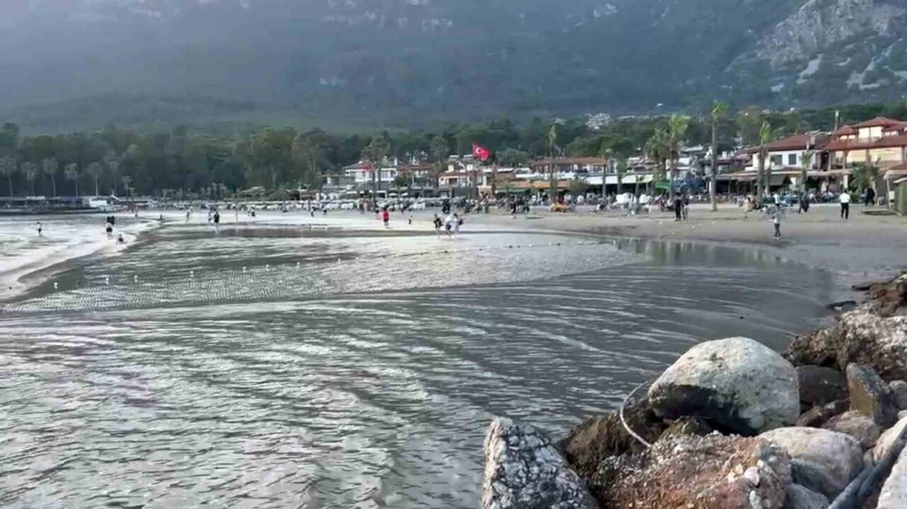 Muğla’nın Ula ilçesine bağlı ‘Sakin Kent’ unvanıyla bilinen Akyaka Mahallesi’nde