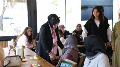 Alaca Belediyesi tarafından Anneler Günü dolayısıyla düzenlenen programda, Eğitimci-Yazar Şüheda