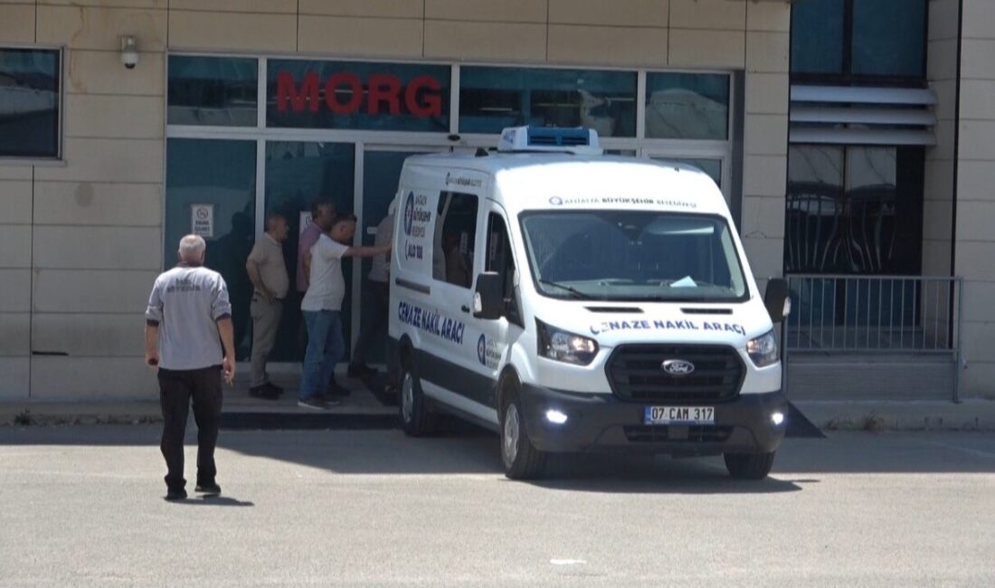 Antalya’da çıkan bıçaklı kavgada hayatını kaybeden 64 yaşındaki şahsın oğlu,