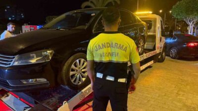 Antalya’nın Alanya ilçesinde jandarma ekiplerinin gerçekleştirdiği trafik denetimlerinde 8 aracın