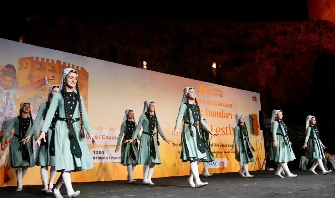 Alanya Uluslararası 4. Halk Dansları ve Müzik Festivali başladı. 7