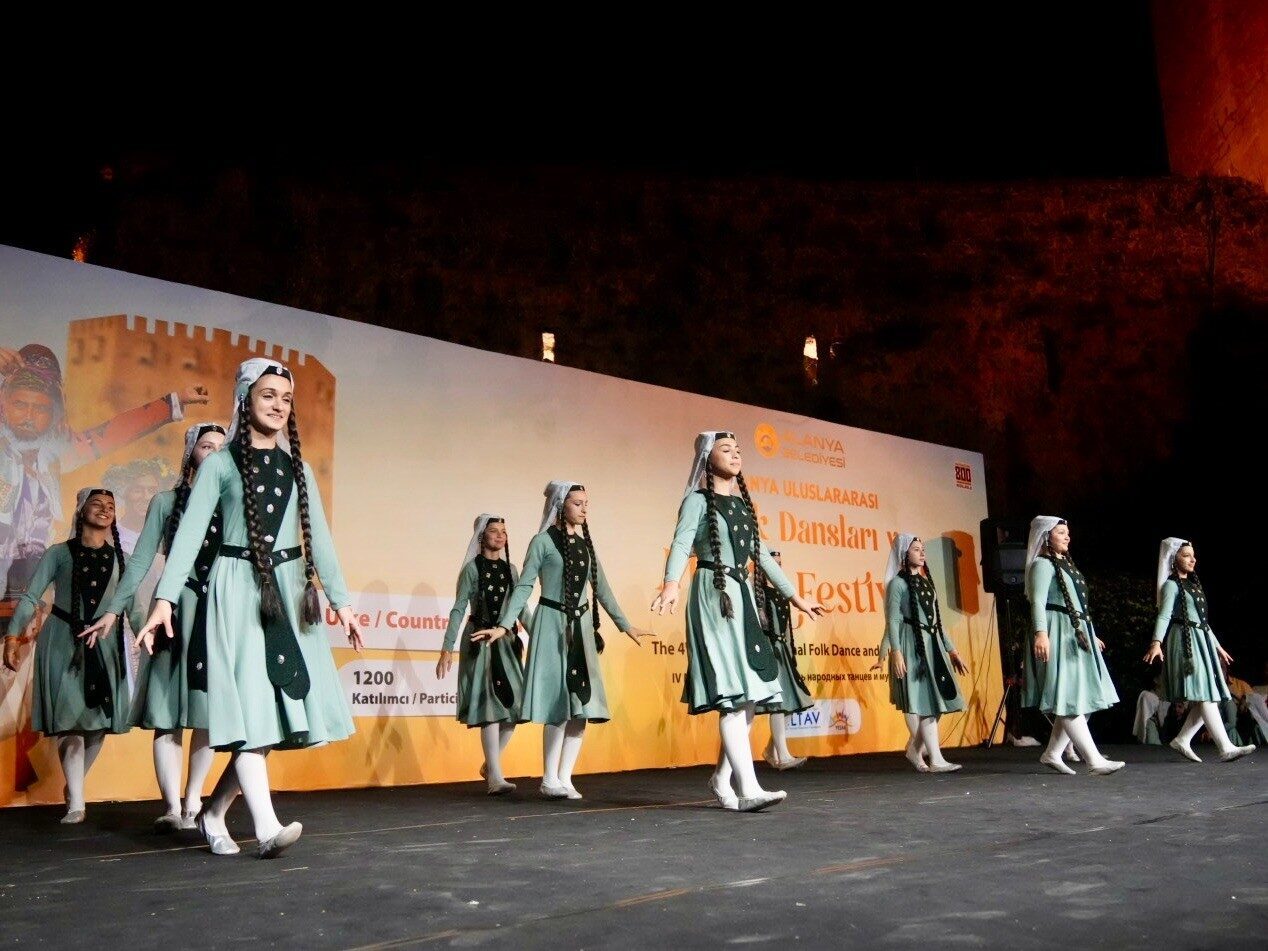 Alanya Uluslararası 4. Halk Dansları ve Müzik Festivali başladı. 7