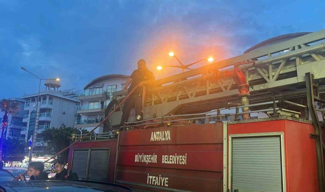 Antalya’nın Alanya ilçesinde bir otelin mutfak kısmında çıkan yangın, itfaiye