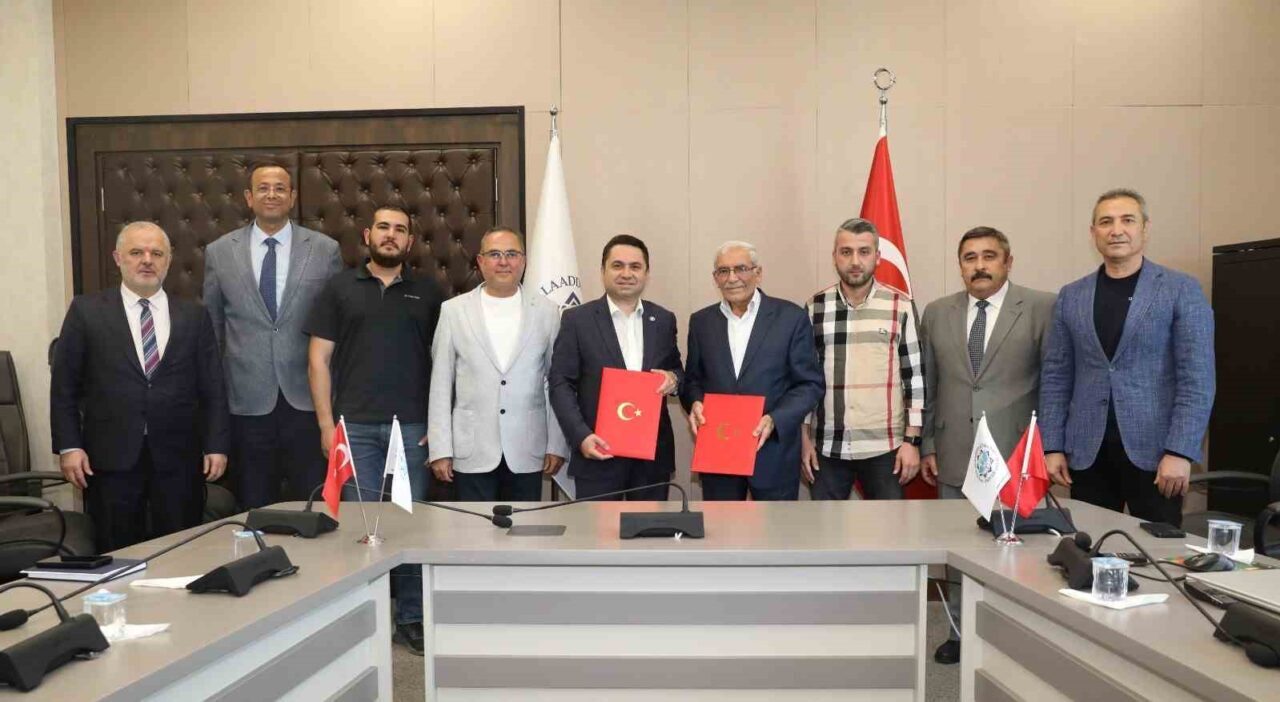 Alanyalı hayırsever Alirıza Bacaksız tarafından Alanya Alaaddin Keykubat Üniversitesi’ne (ALKÜ)