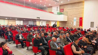 Manisa’nın Alaşehir ilçesinde orman yangınlarına karşı geniş katılımlı toplantı düzenlendi.