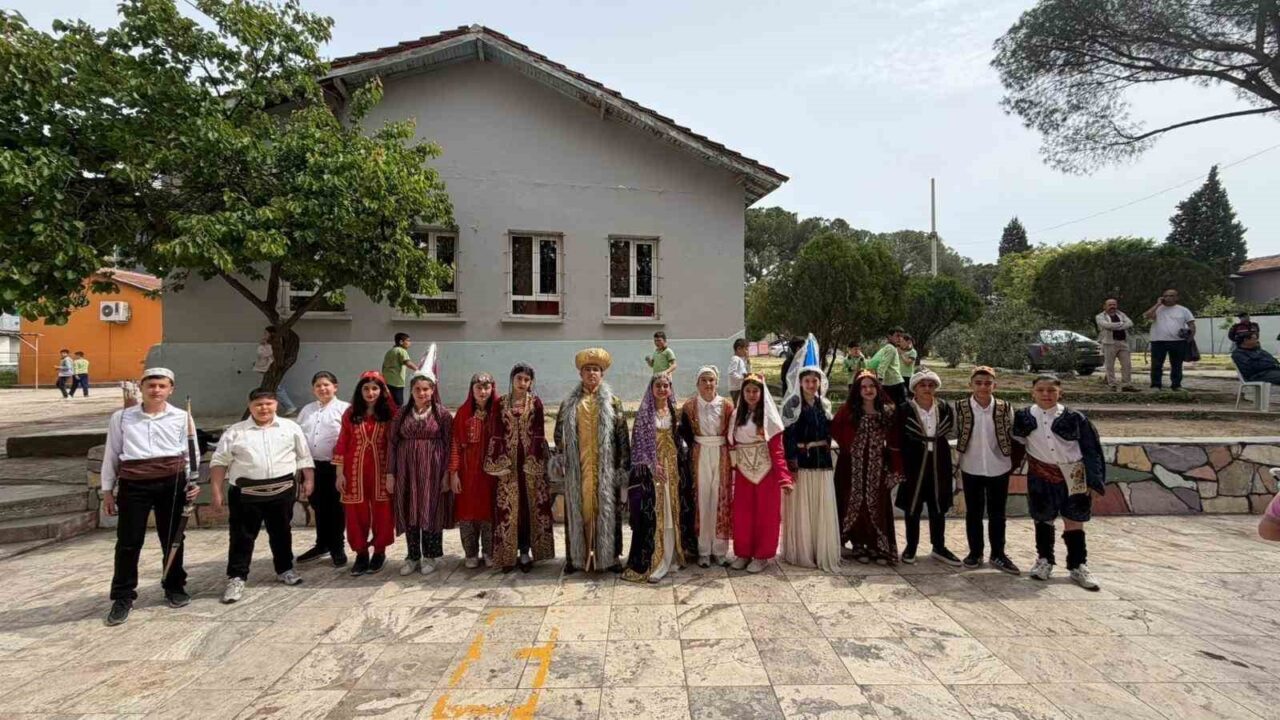 MANİSA (İHA) – Manisa’nın Alaşehir ilçesine bağlı Killik Mahallesi’nde, Ramazan
