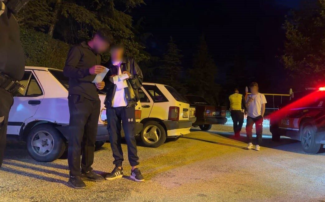Burdur’da polis ekiplerinin ’dur’ ihtarına uymayarak kaçan alkollü sürücü kısa