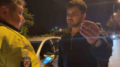 Aksaray’da alkollü halde bindiği otomobilde polise yakalanan gencin ehliyetine 6