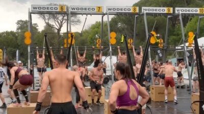 İzmir’de her yaştan sporseverin katılımıyla Kültürpark’ta düzenlenen Alsancak Fitness Festivali,