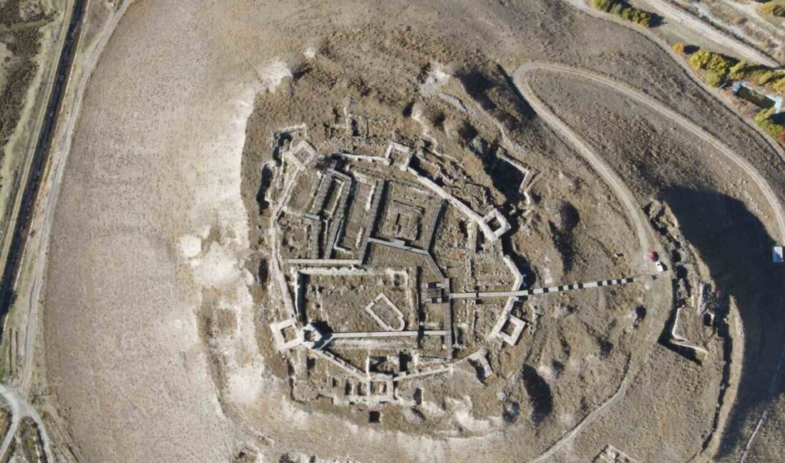 Altıntepe Kalesi, barındırdığı Urartu dönemi kalıntıları ve çok katmanlı tarihî