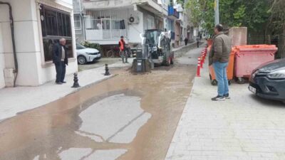 Kocaeli’nin Karamürsel ilçesinde yürütülen altyapı çalışmaları sırasında iş makinesi ana
