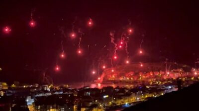 Bartın’ın Amasra ilçesinde Galatasaray’ın şampiyonluğu atılan iz fişekleri ile kutlandı.