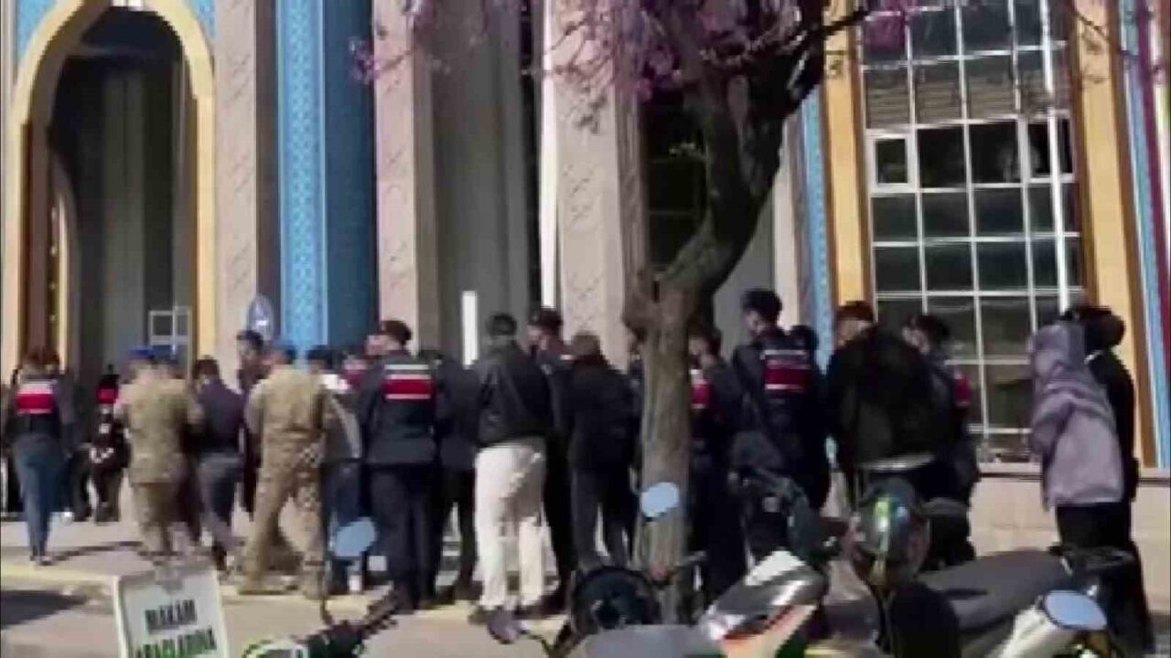 Amasya’da verdikleri sahte ilanlarla 34 kişiyi yaklaşık 3 milyon 450