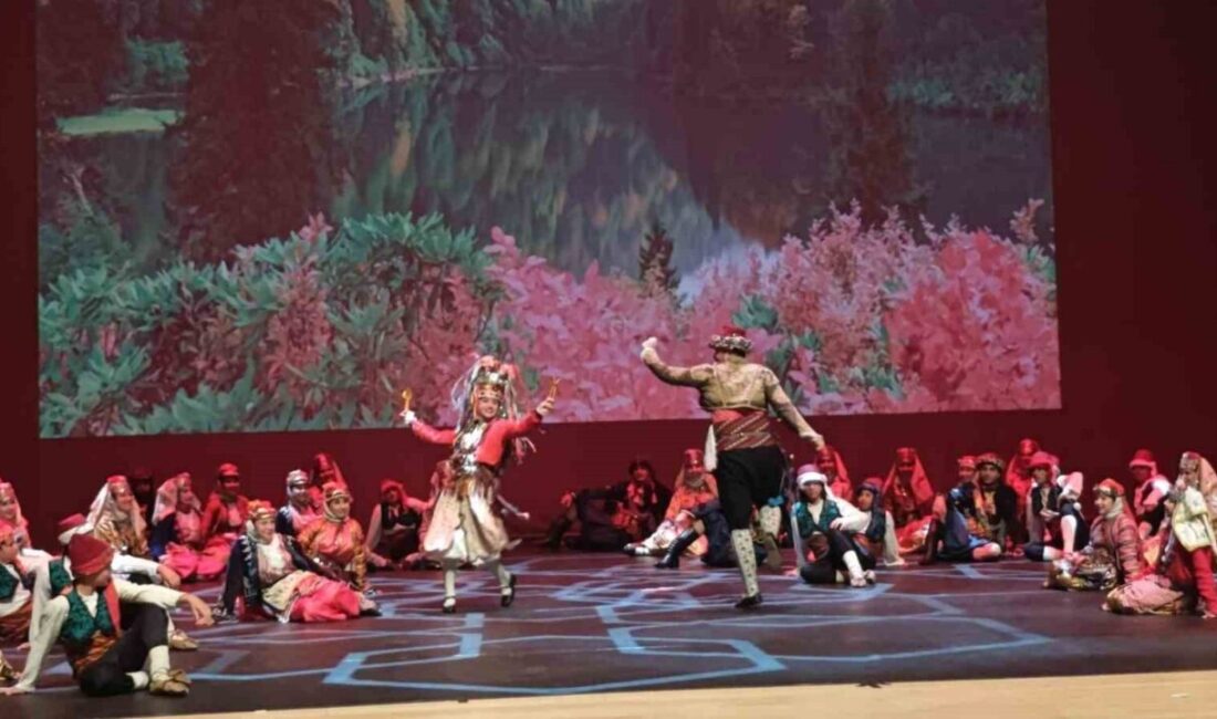 Denizli’de düzenlenen “7’den 70’e Sanatın İzinde Hayat Boyu Öğrenme Folklor