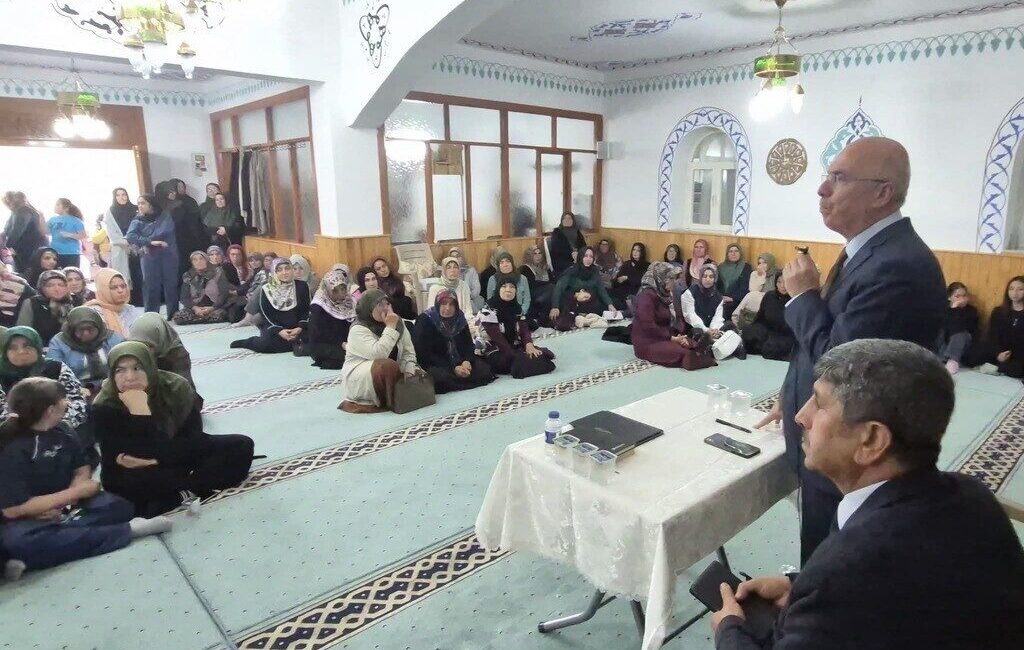Mersin İl Müftüsü Mustafa Topal, Anamur’da gerçekleştirdiği ziyaret programı kapsamında