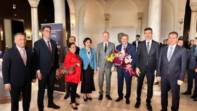 Kültür ve Turizm Bakanlığı koordinasyonunda, Türkiye genelindeki 60 müzeden derlenen