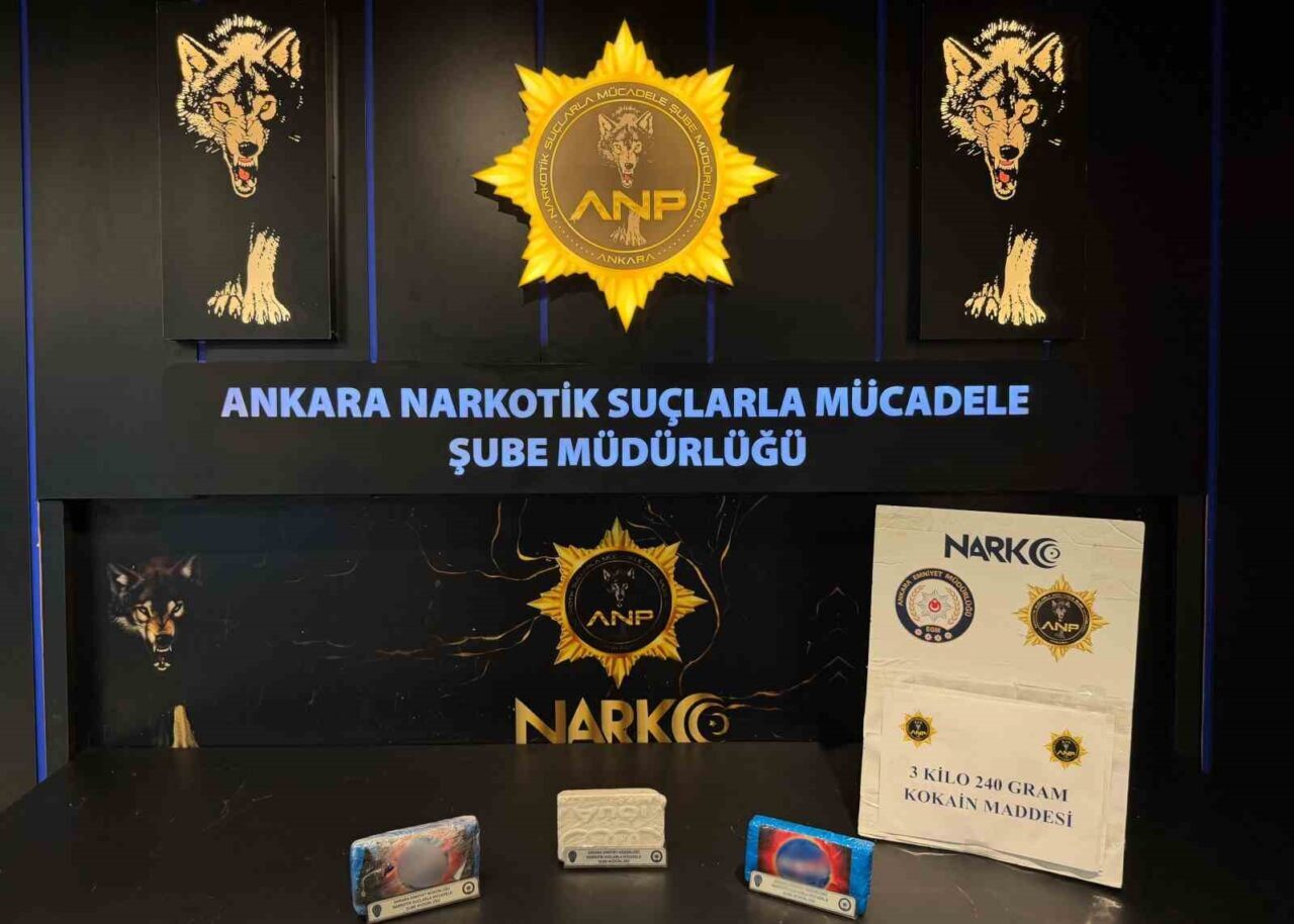 Ankara’nın Kahramankazan ilçesinde gerçekleştirilen operasyonda 3 kilo 240 gram kokain