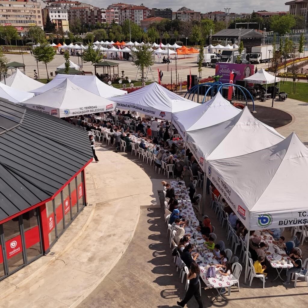 Tekirdağ Büyükşehir Belediyesi’nce Çerkezköy Kent Park’ta Anneler Günü dolayısıyla düzenlenen