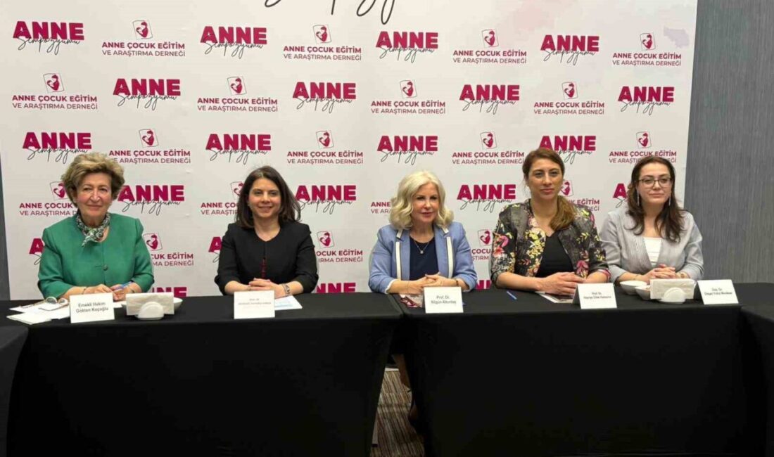 Anne Çocuk Eğitim ve Araştırma Derneği (AÇEAD) tarafından “Bilgili Anneler