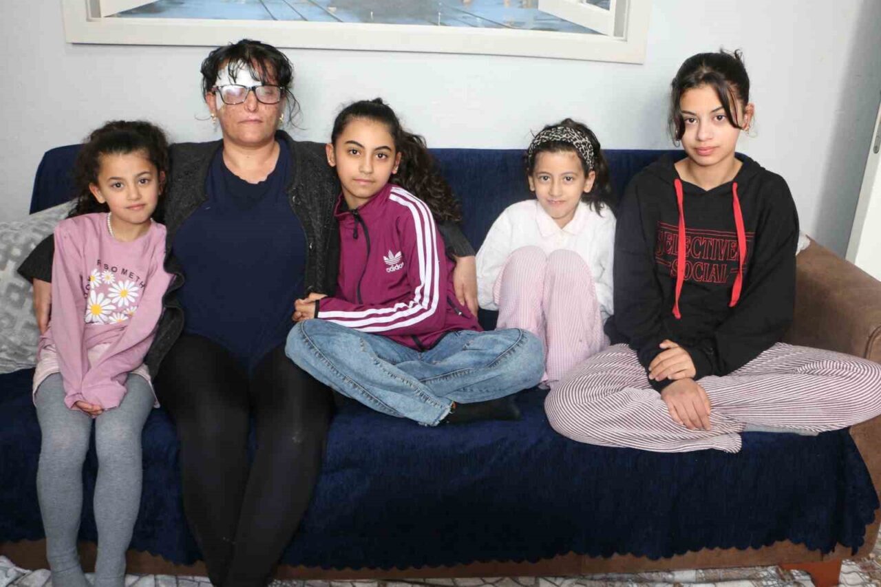 Yaklaşık 10 yıl önce yakalandığı cilt kanseri nedeniyle görme kabiliyetini