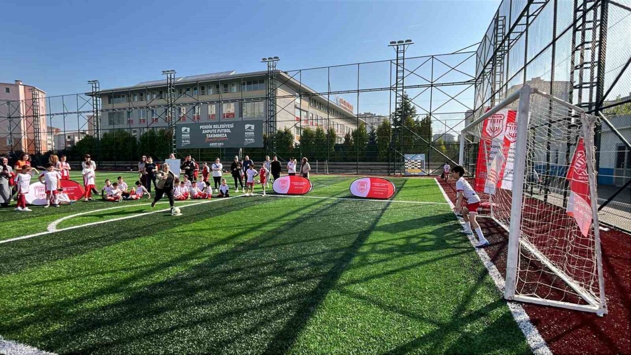 Pendikspor Yenişehir Futbol Okulu, Anneler Günü’nde anlamlı bir etkinliğe imza