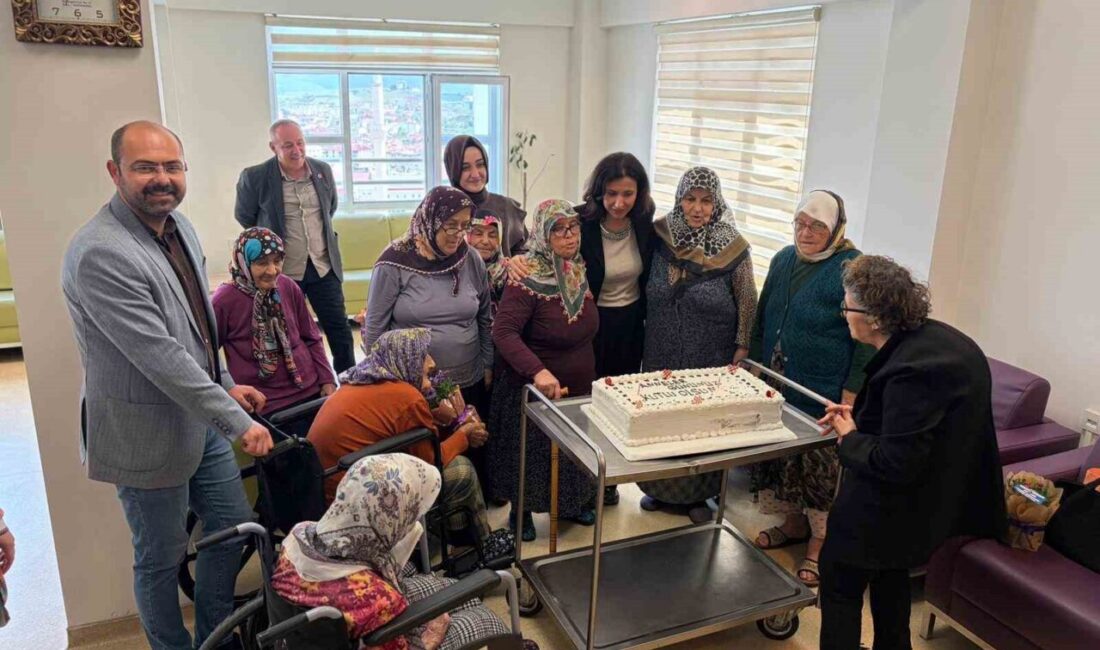 Tosya Huzurevi Yaşlı Bakım ve Rehabilitasyon Merkezi’nde konaklayan kadınları Anneler