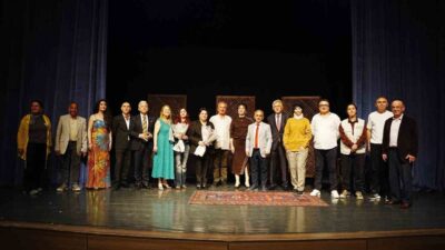 Zonguldak’ın Çaycuma ilçesinde sahnelenen tiyatro oyunu büyük beğeni topladı. Çaycuma