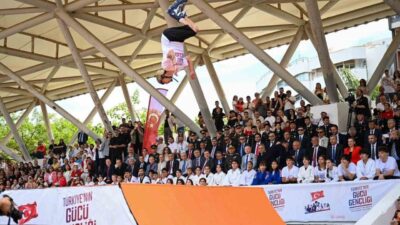 Antalya’da 19 Mayıs Atatürk’ü Anma, Gençlik ve Spor Bayramı dolayısıyla