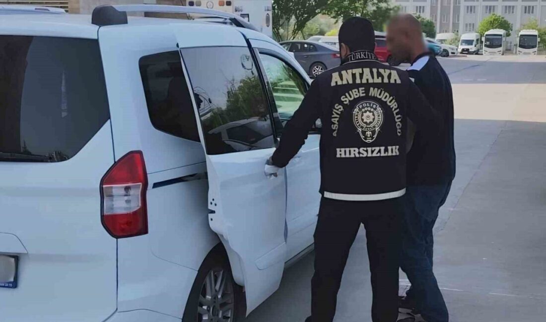 Antalya’da evden ve açıktan hırsızlık olaylarına karıştığı belirlenen şüpheli yakalanırken