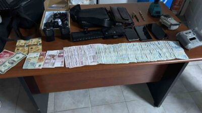 Yurt dışından Antalya’ya gelerek bir iş yerinden içerisinde 8 milyon