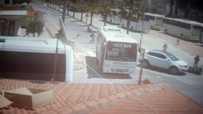 Antalya’nın Manavgat ilçesinde otomobilin hafif şekilde çarptığı motosikletin devrilmesi sonucu