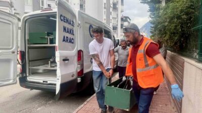 Antalya’nın Konyaaltı ilçesinde, Kazakistan uyruklu kadın evinde ölü bulundu. Olay,