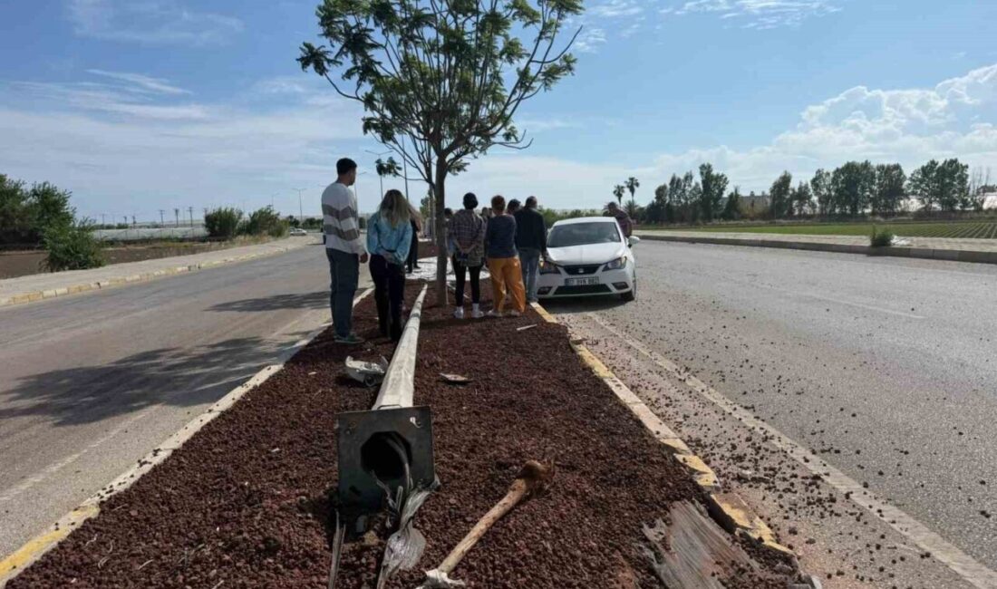 Antalya’nın Serik ilçesinde otomobil ile kamyonetin çarpıştığı kazada 7 kişi
