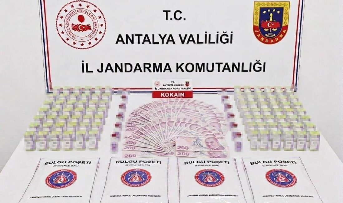Antalya’da tatil merkezlerinde yerli ve yabancı turistlere uyuşturucu madde sattığı