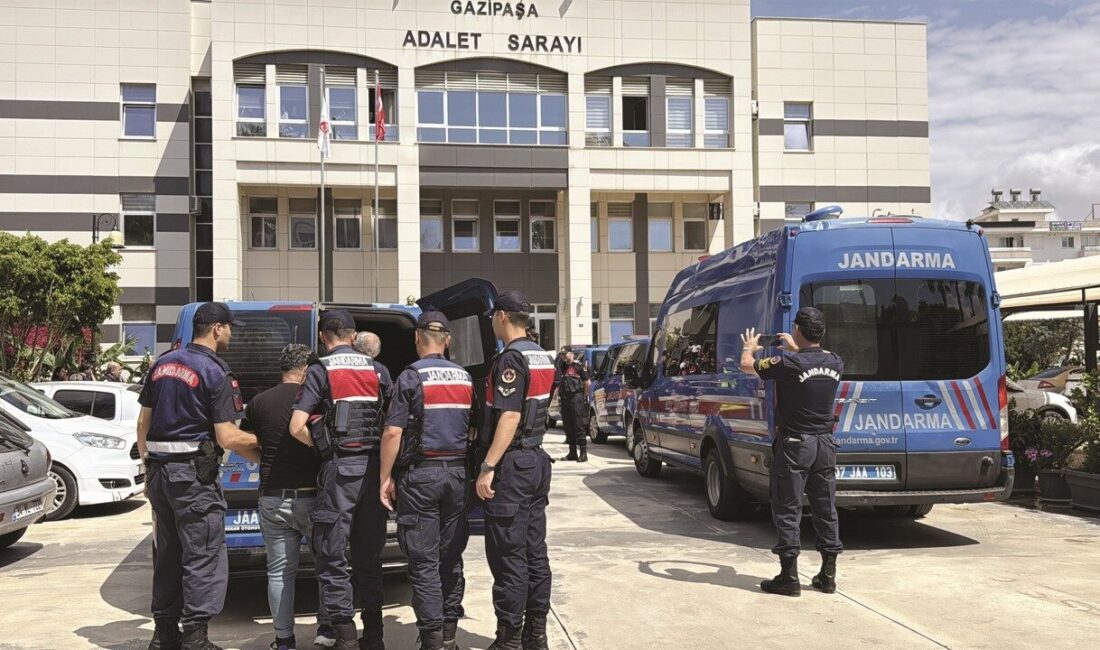 Antalya’nın Gazipaşa ilçesi Cumhuriyet Başsavcılığı koordinesinde yürütülen usulsüz reçete ve
