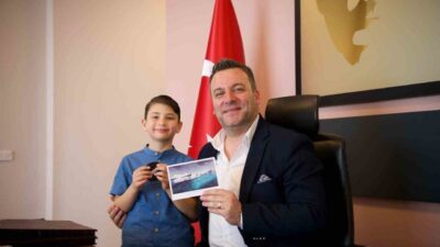 Kuşadası Belediye Başkan Vekili Tahsin Demirtaş, ailesiyle birlikte Antarktika’ya giderek