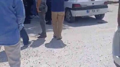 Mersin’in Tarsus ilçesi Çağlayan Mahallesi’nde bir kişi park halindeki bir