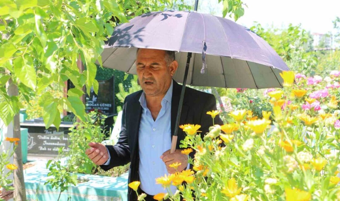 Kurban Bayramı arefesinde vatandaşlar yakınlarının kabirlerini ziyaret etmek için mezarlıklara