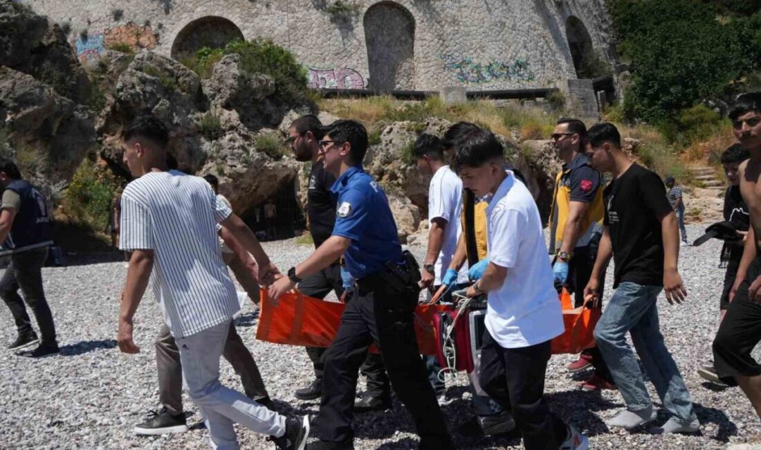 Antalya’da Kurban Bayramı’nın ilk gününde Konyaaltı Sahili Varyant girişinde boğulma