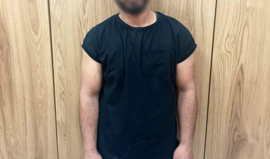 Arnavutköy’de apartman önündeki bebek arabasını çalan ve kameradan tespit edilip